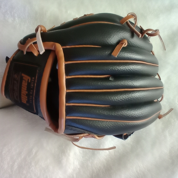 Franklin sport ready to play 8.5" tee-ball baseball glove - Picture 2 of 5
